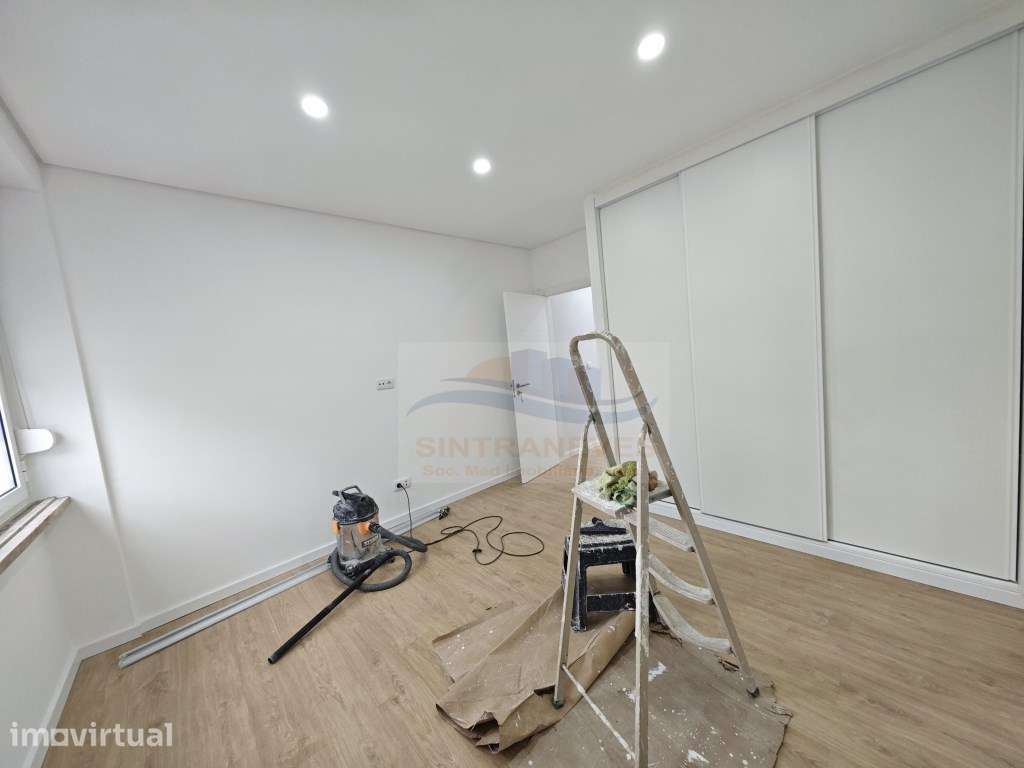 Apartamento T1+1 totalmente remodelado com quintal - Amadora - Grande imagem: 5/8