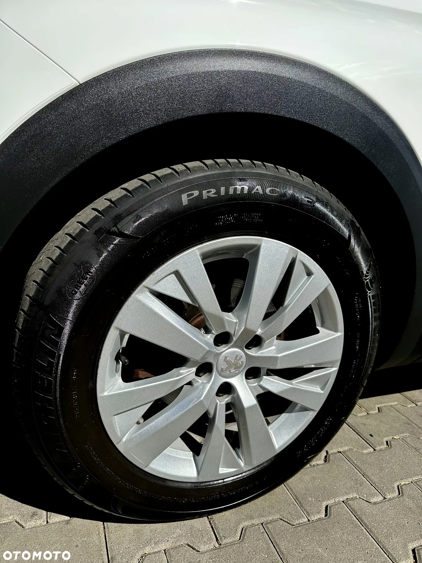 Peugeot 3008 1.2 PureTech Allure S&S EAT6 - 6
