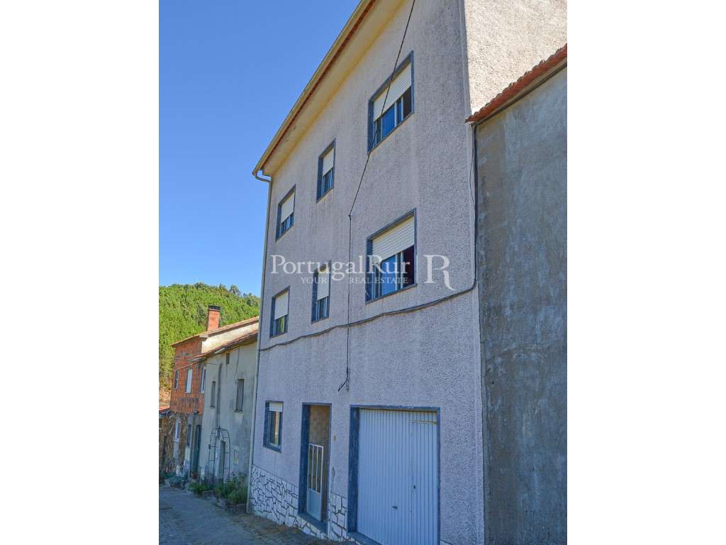 Moradia T4 em aldeia perto de Proença-a-Nova e de praia fluvial - Grande imagem: 3/47