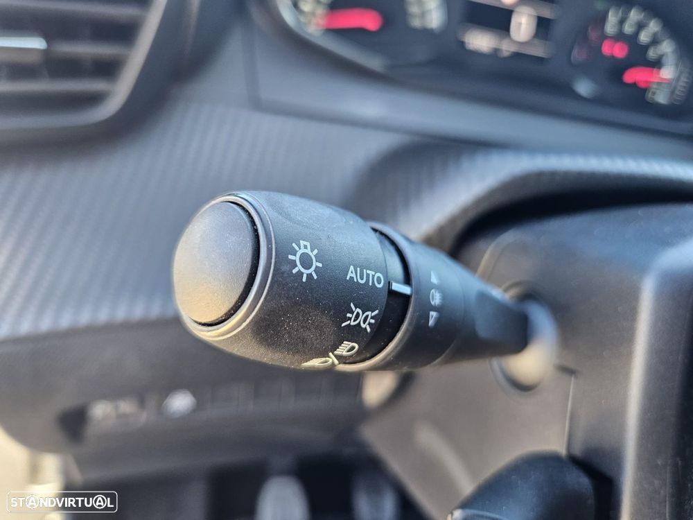 Peugeot 2008 1.2 PureTech Active Pack - 35