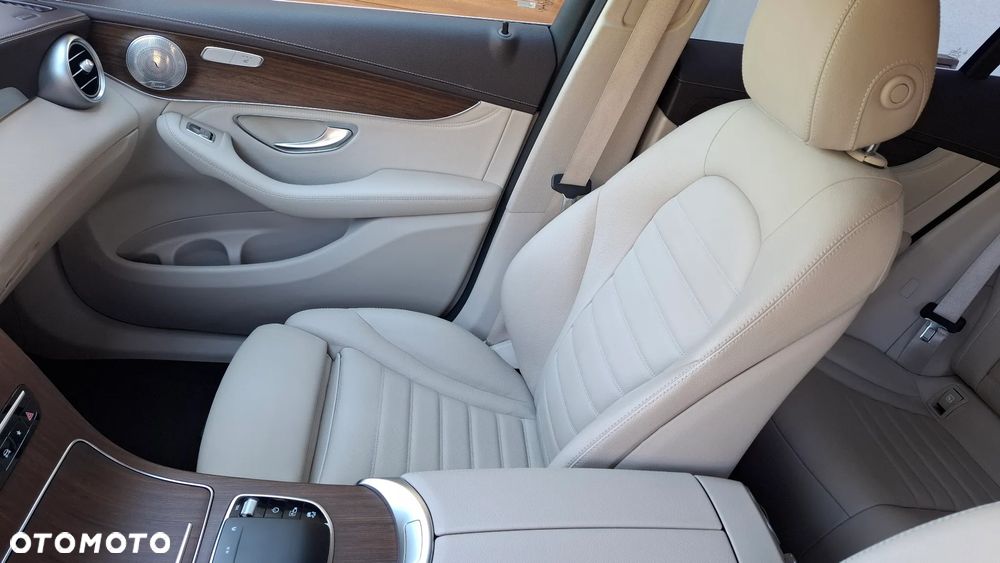 Mercedes-Benz GLC 220 d 4Matic 9G-TRONIC AMG Line - 16