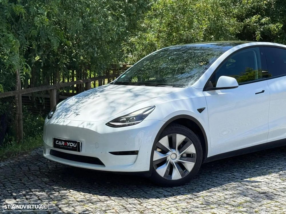 Tesla Model Y Long Range Dual Motor AWD - 2