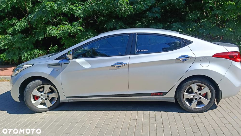 Hyundai Elantra 1.6 Comfort - 8