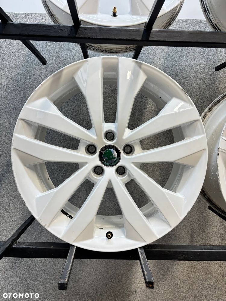 4 Felgi Alu. Skoda Fabia Rs, Roomster, Rapid 17", White - 13
