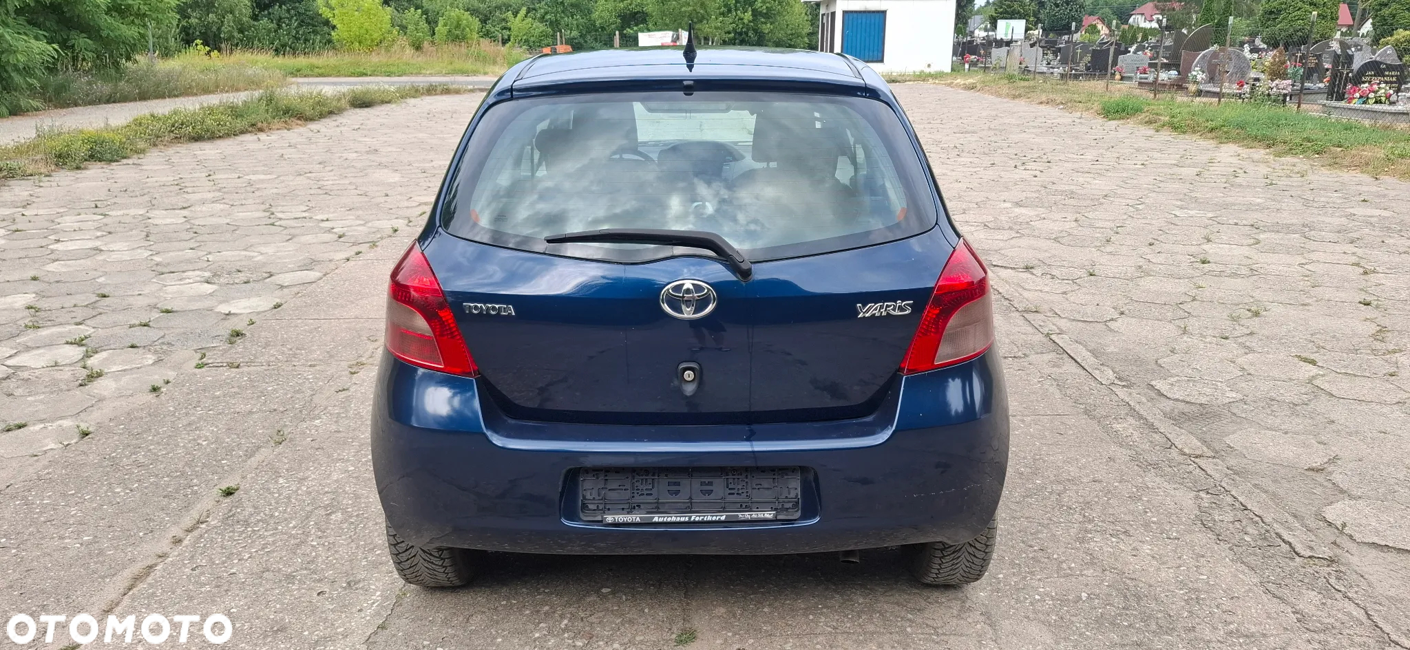 Toyota Yaris 1.3 VVT-i Executive - 4