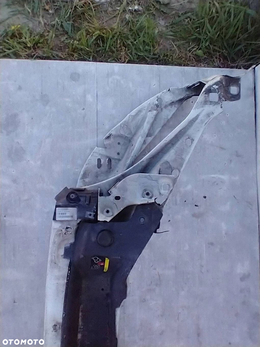 VOLVO C30 PAS PRZEDNI GÓRNY WZMOCNIENIE CZOŁOWE BELKA OKULAR - 2