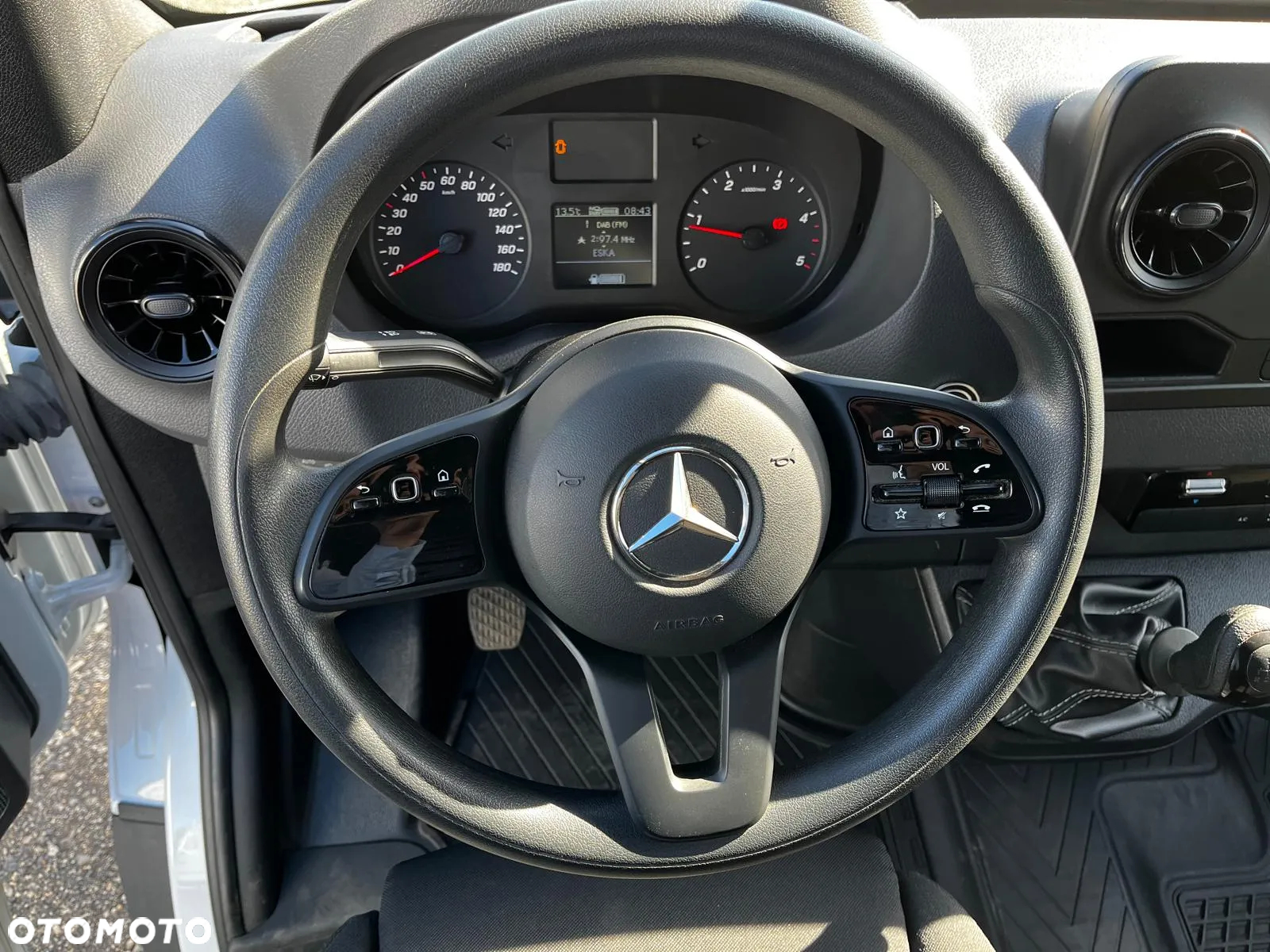 Mercedes-Benz 315 - 11