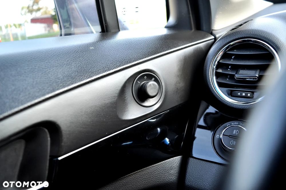 Chevrolet Orlando - 27