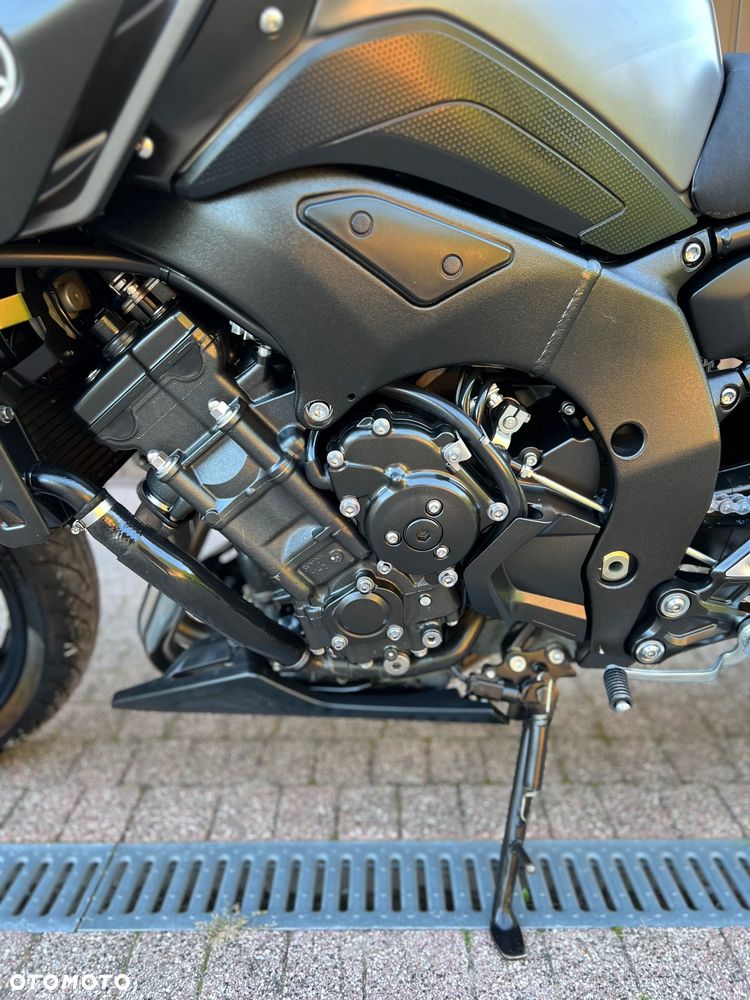 Yamaha FZ8 - 24
