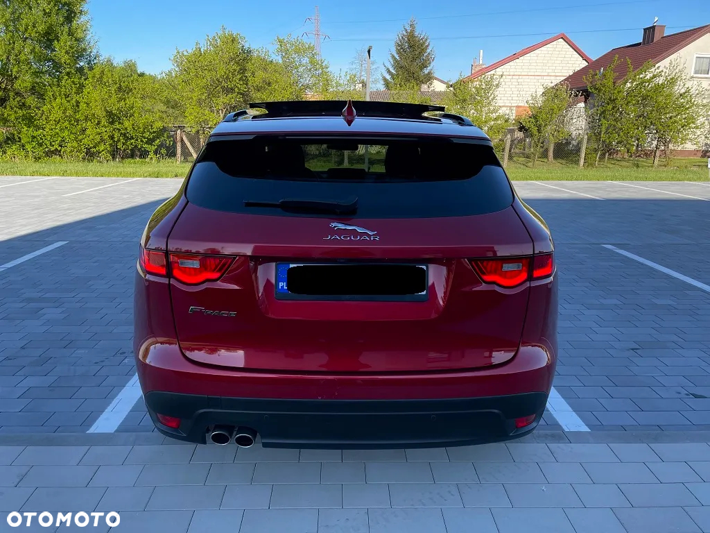Jaguar F-Pace 2.0 i4D AWD R-Sport - 29