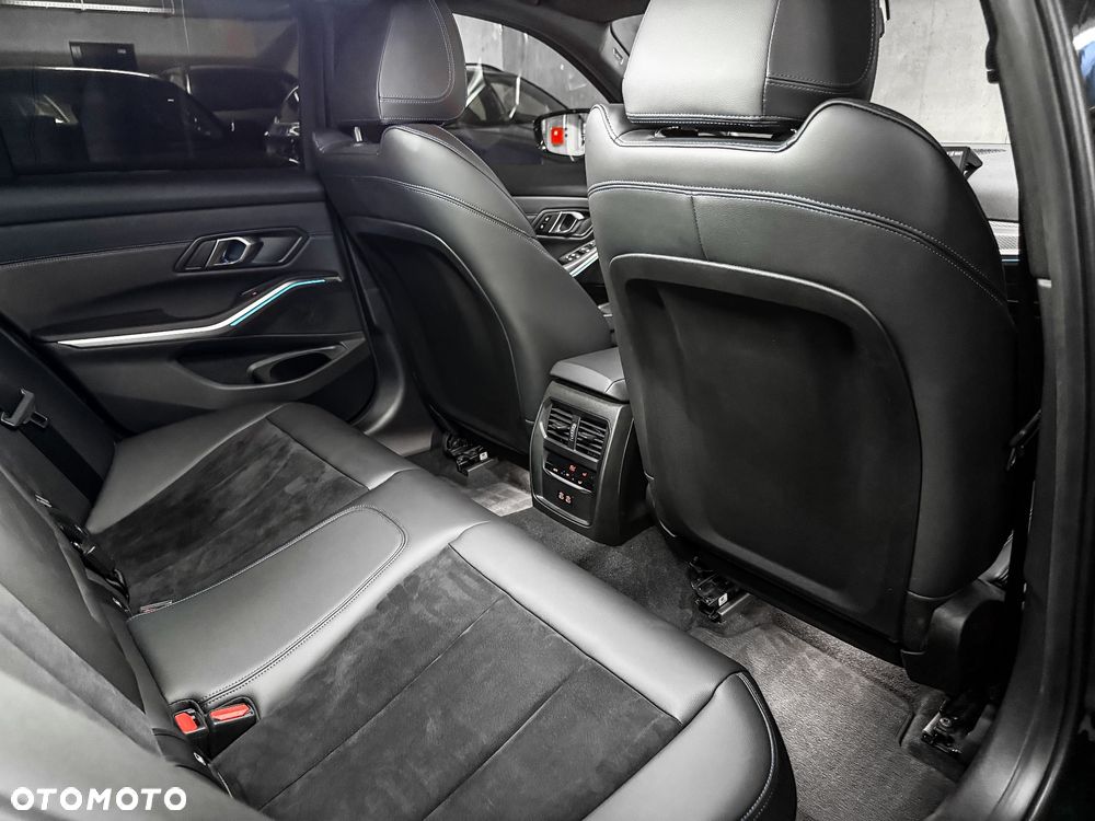 BMW Seria 3 318i M Sport Edition - 32