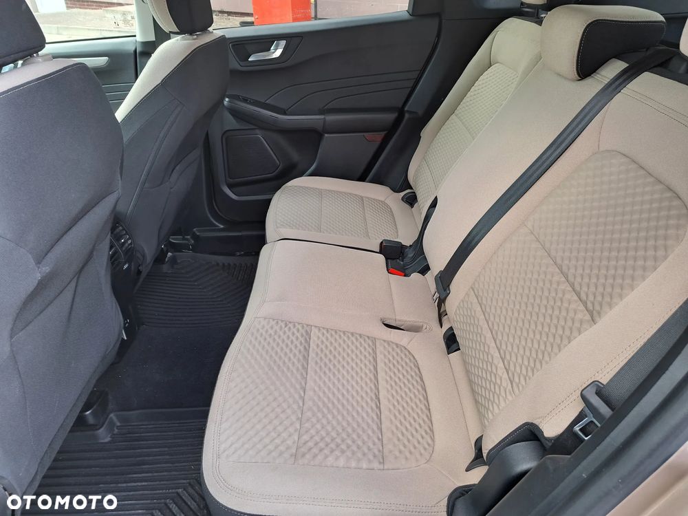 Ford Kuga - 29