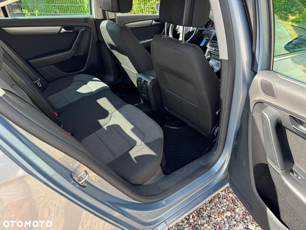 Volkswagen Passat 2.0 TDI Comfortline DSG - 12