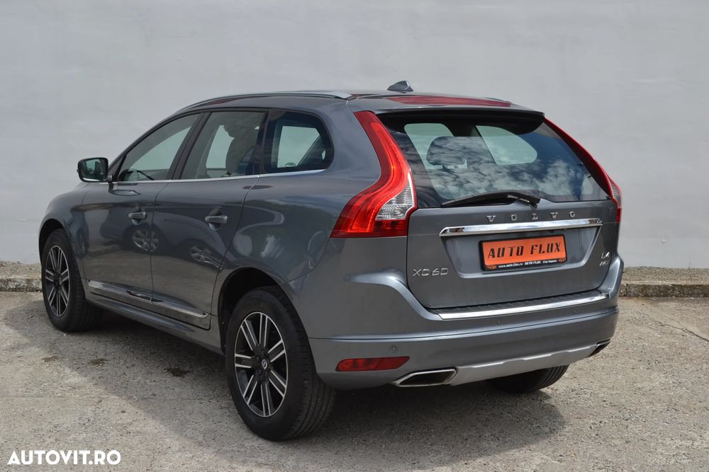 Volvo XC 60 D4 AWD Geartronic Summum - 4