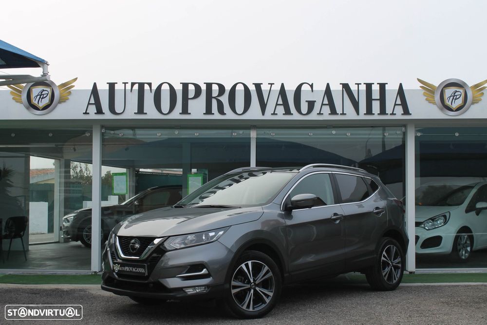 Nissan Qashqai 1.5 dCi N-Connecta J18+Led - 1