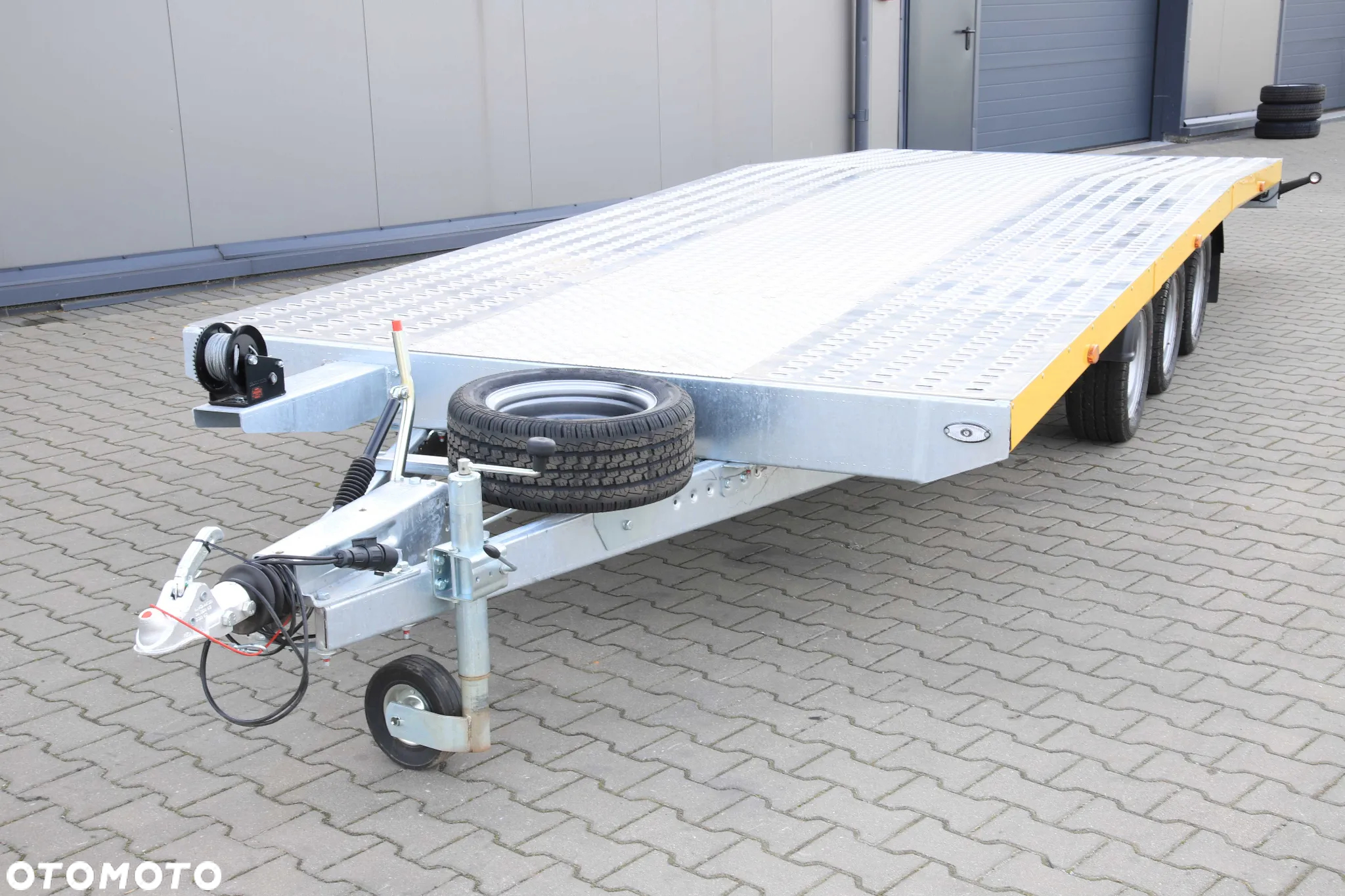 Niewiadów Jupiter kolorowa blenda 5.5x2.1 wypełnienie alu ryfel 3 osie koła 195R13C DMC 3500 kg - 4