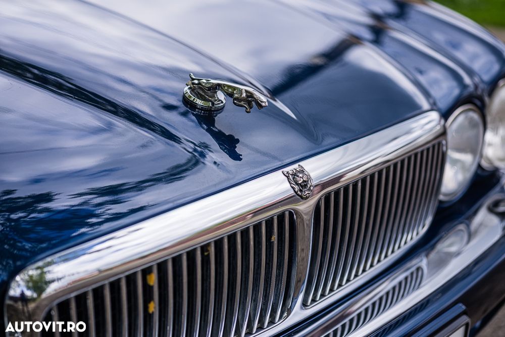 Jaguar XJ - 19