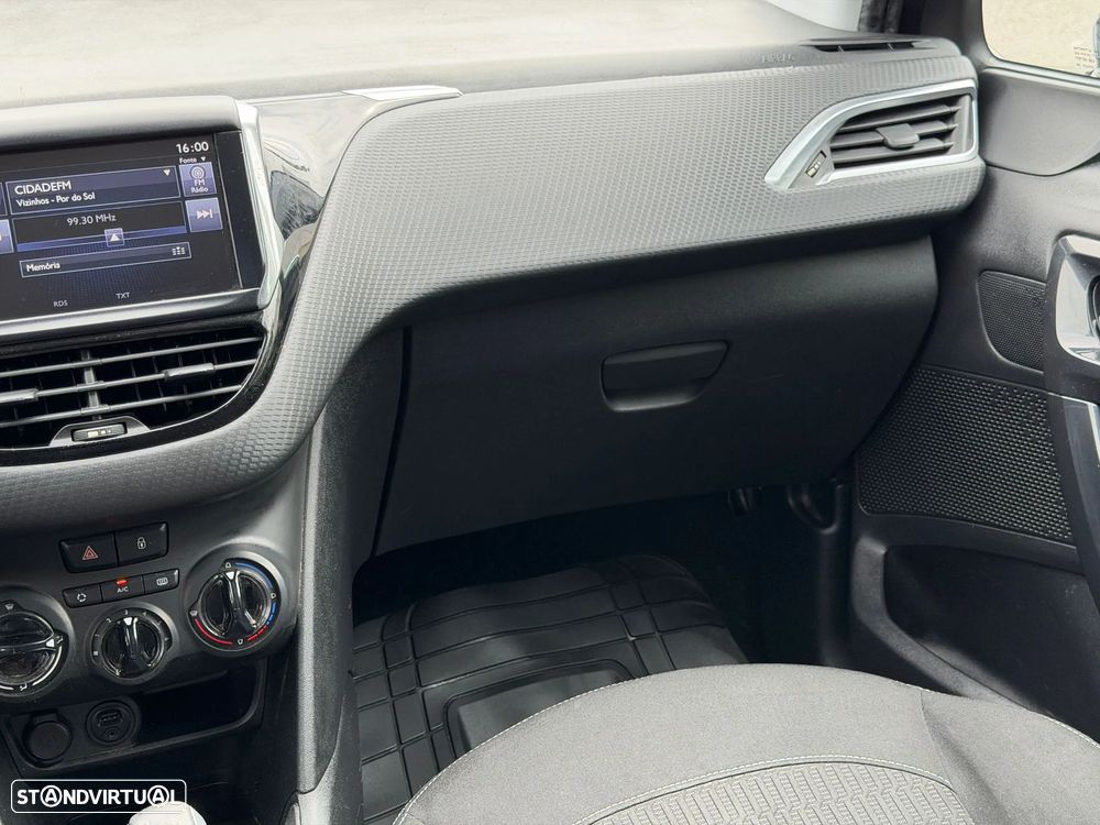 Peugeot 208 1.6 BlueHDi Style - 13
