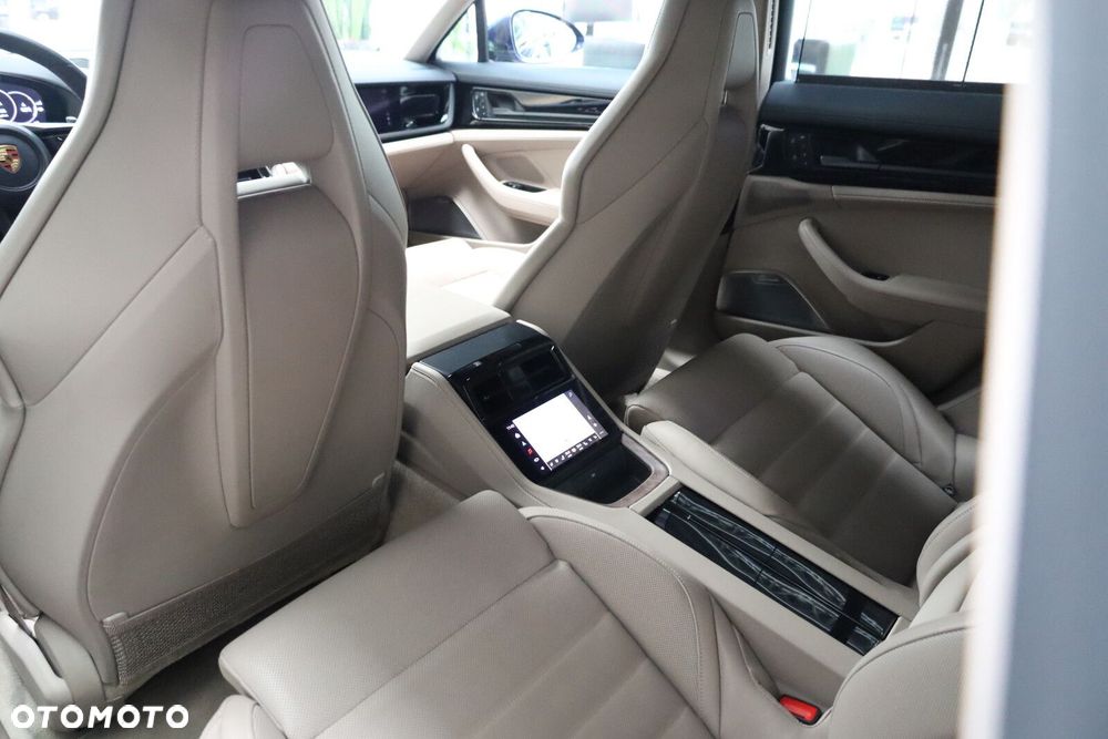 Porsche Panamera 4 - 21