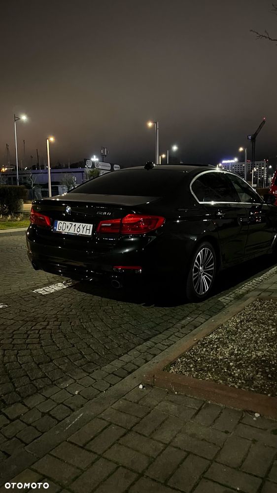 BMW Seria 5 530i xDrive Sport Line - 2