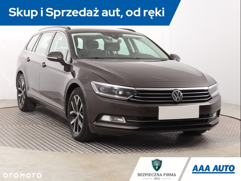 Volkswagen Passat - 2