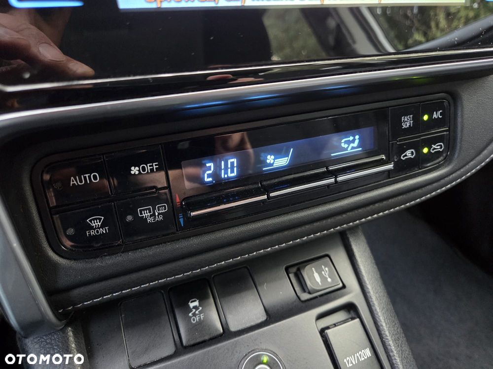 Toyota Auris - 23