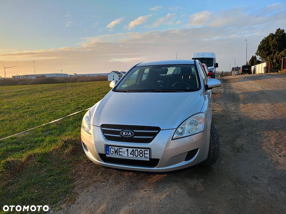Kia Ceed 1.4 Comfort + - 1