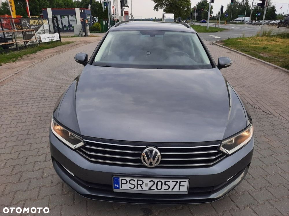 Volkswagen Passat - 4