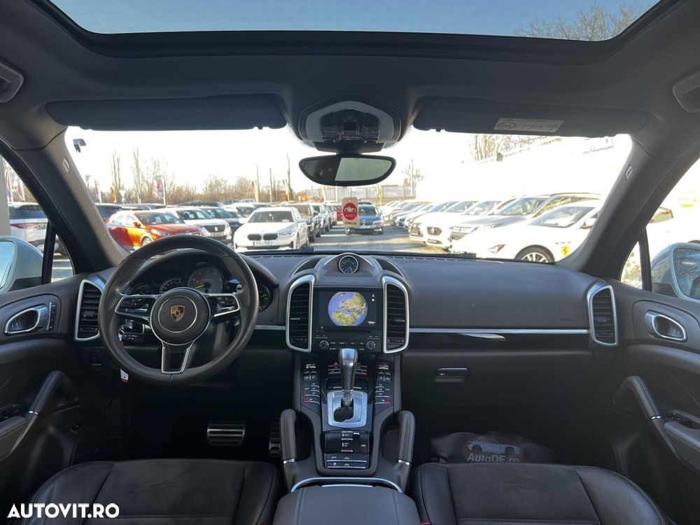 Porsche Cayenne - 7