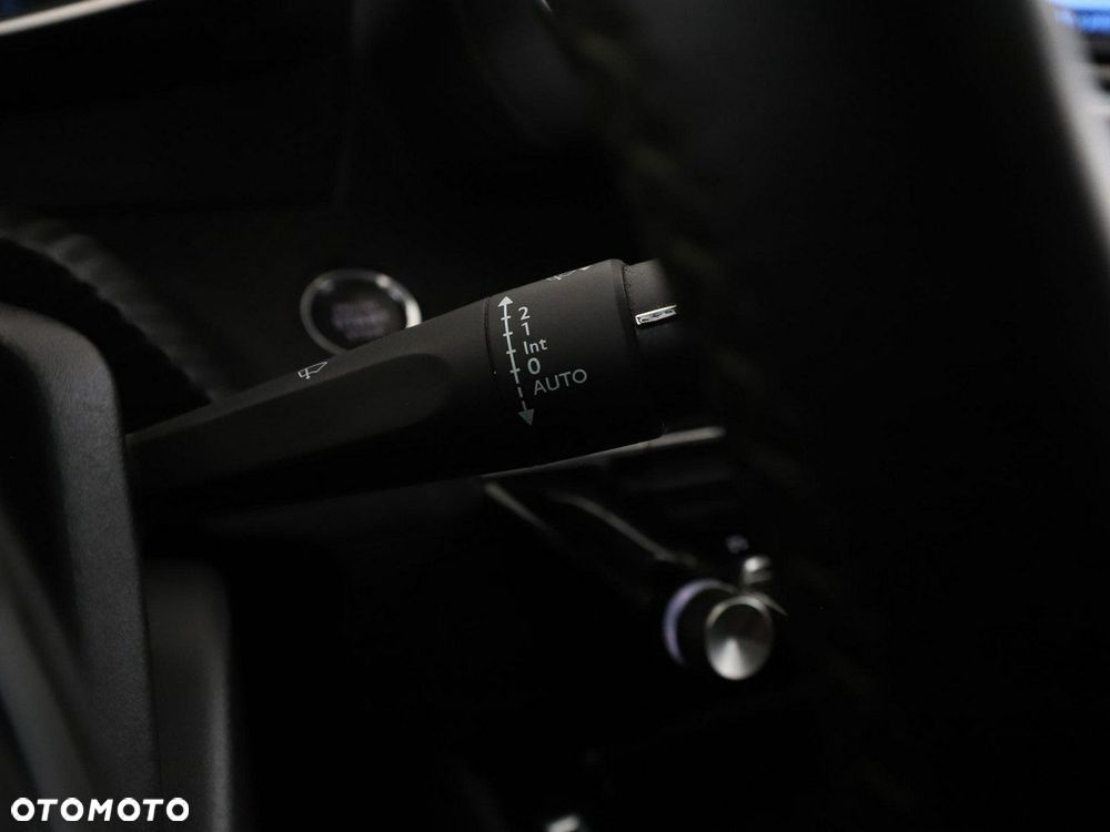 Peugeot 2008 1.2 PureTech GT Line S&S - 33