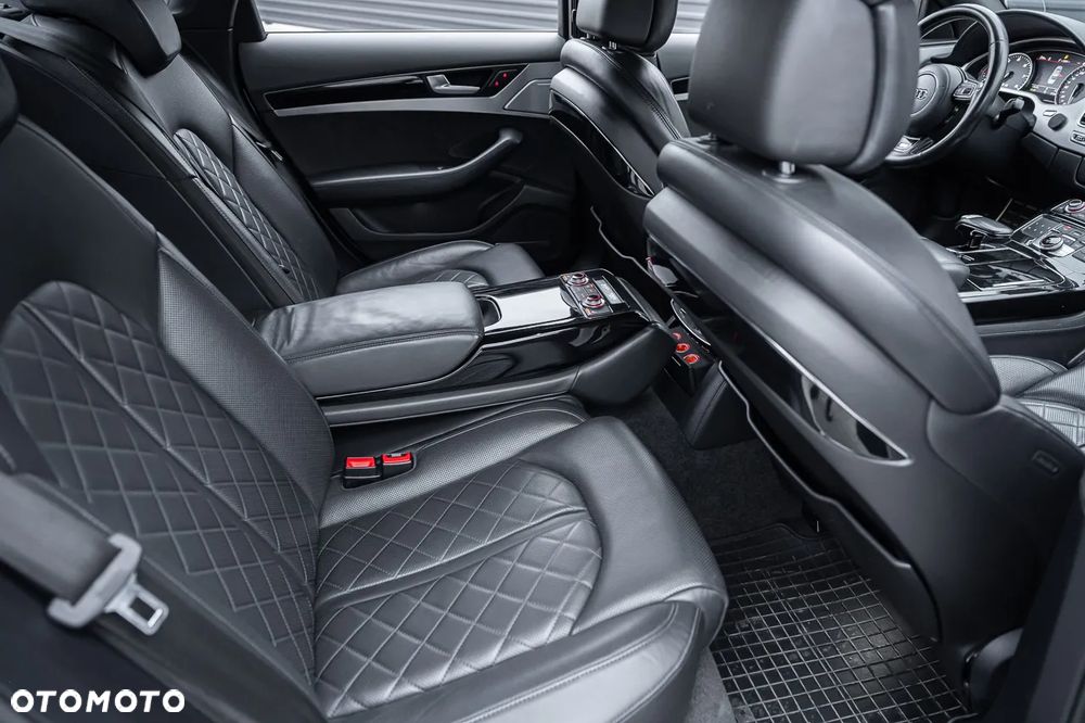 Audi S8 - 22