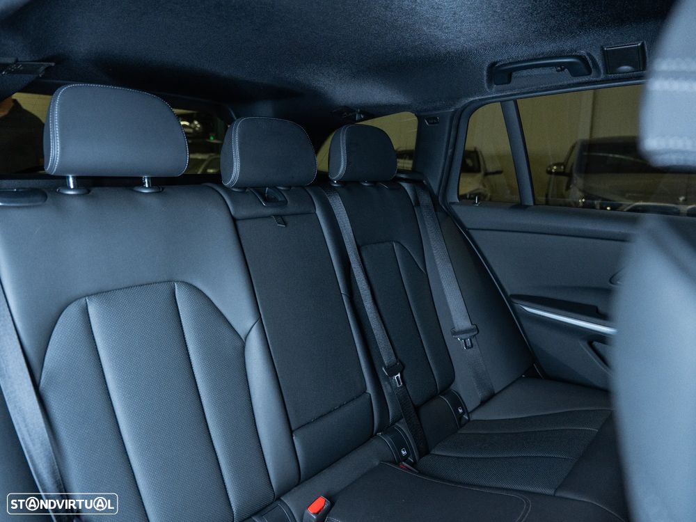 BMW 330 e Pack Desportivo M Auto - 23