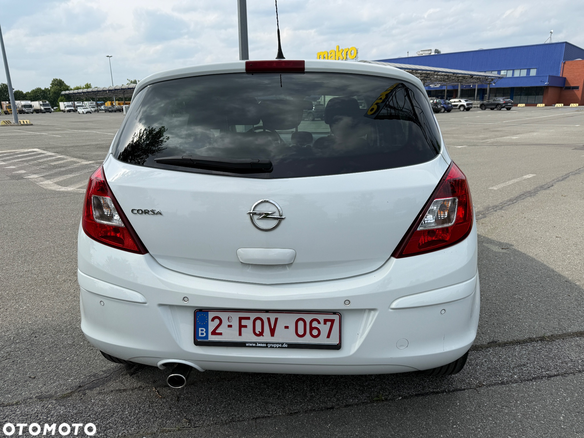 Opel Corsa 1.4 16V Active - 11