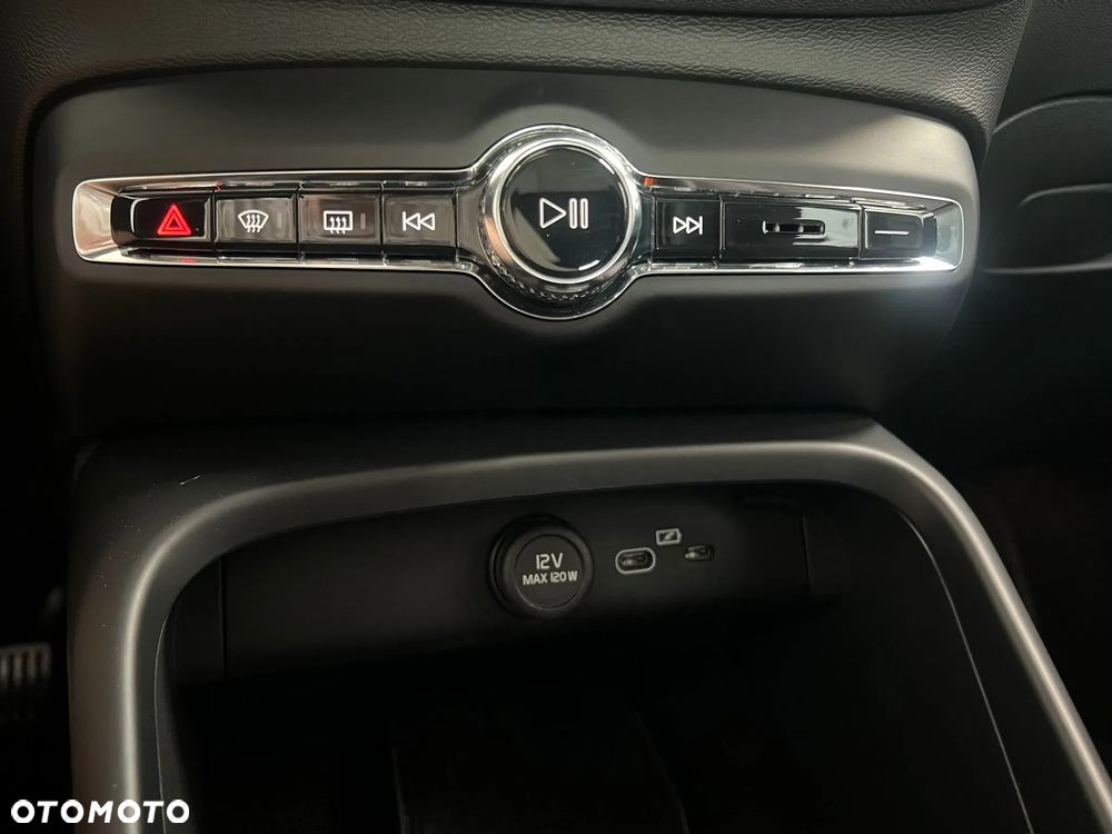 Volvo C40 Recharge Extended Range Plus - 29
