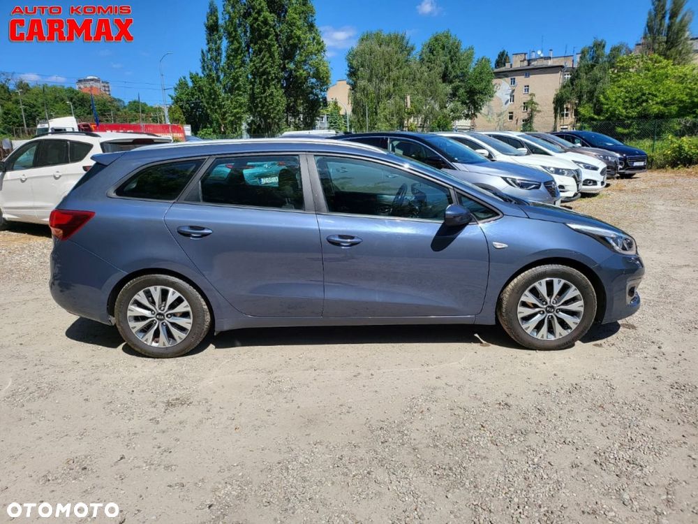 Kia Ceed - 8