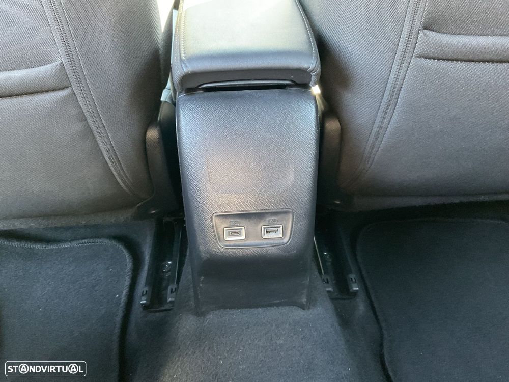 Peugeot 2008 1.2 PureTech Allure Pack - 38