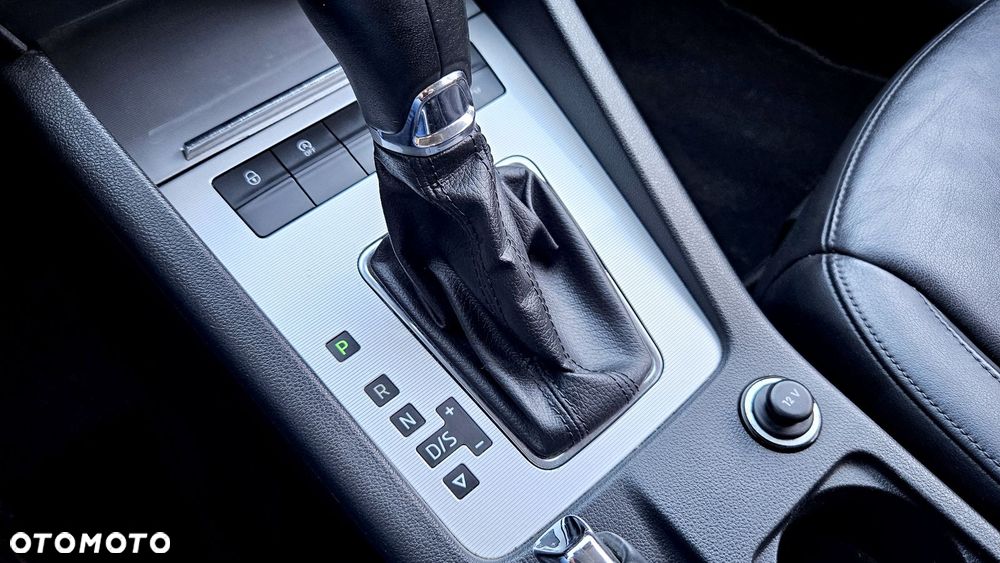 Skoda Octavia 2.0 TDI DSG L&K - 9