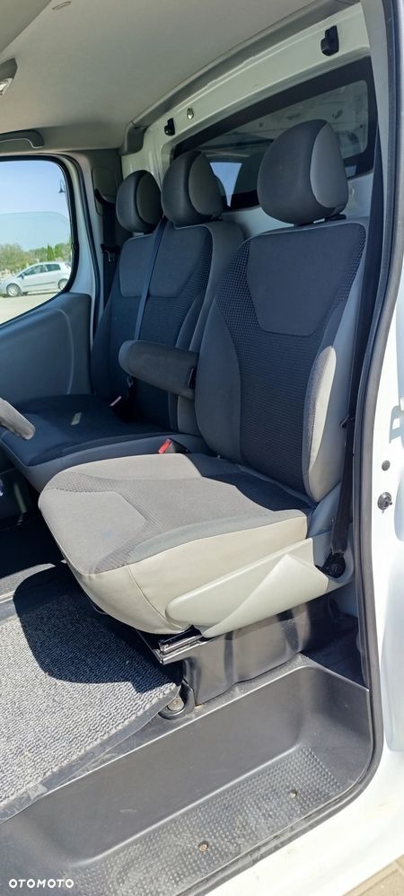 Opel Vivaro - 10