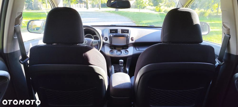 Toyota RAV4 - 9