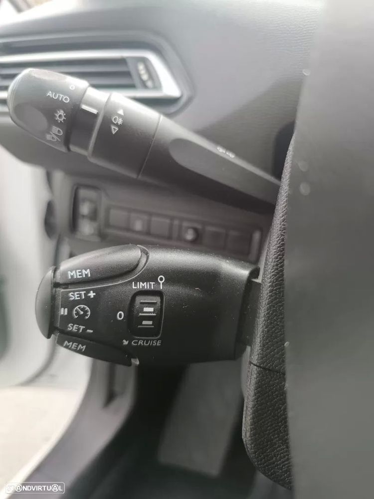 Peugeot 308 SW 1.2 PureTech Style - 18