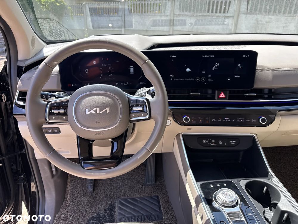 Kia Carnival - 14