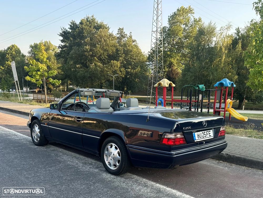 Mercedes-Benz E 200 1995 photo 5
