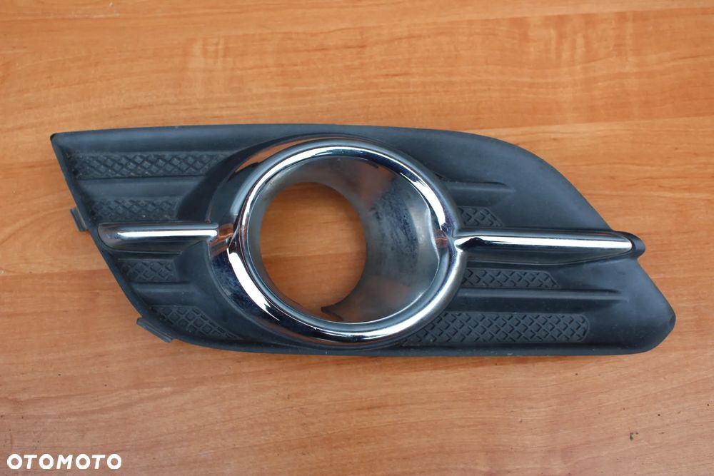 KRATKA RAMKA HALOGENU ZDERZAKA LEWA LEWY PRZÓD CHROM OPEL MOKKA 95470234 - 1