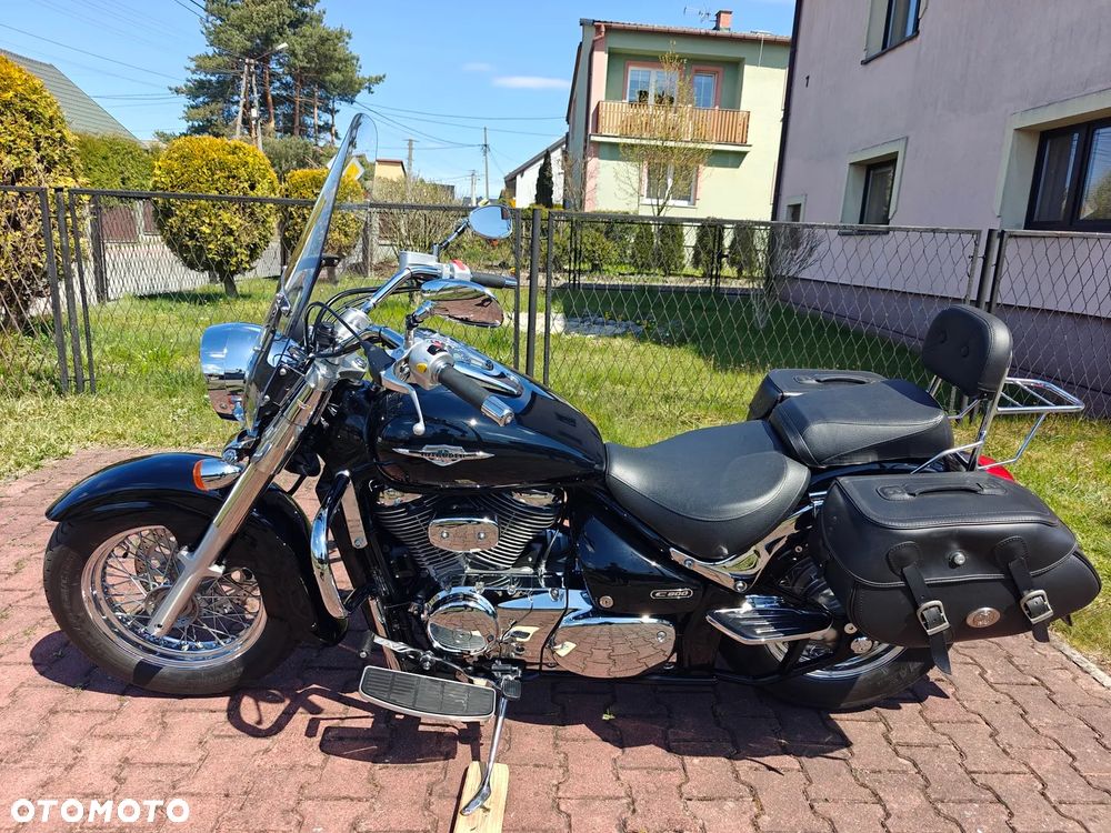 Suzuki Intruder - 16