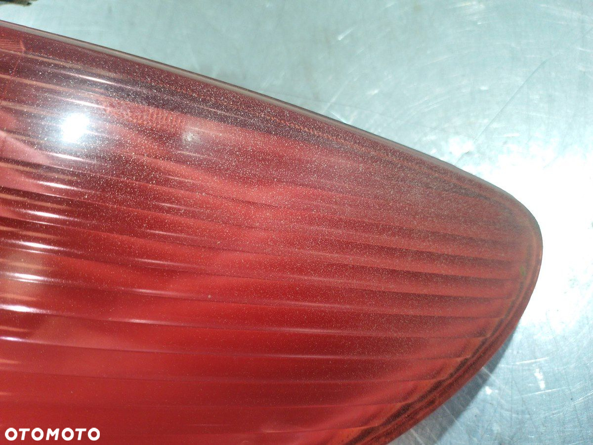 LAMPA TYLNA PRAWA PEUGEOT 206 HATCHBACK - 6
