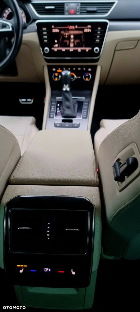 Skoda Superb 2.0 TSI Style DSG - 26