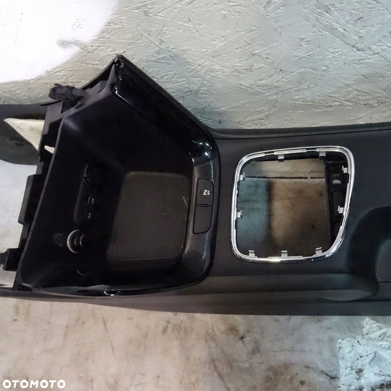 KIA CEED II KOMBI TUNEL ŚRODKOWY USB AUX - 3