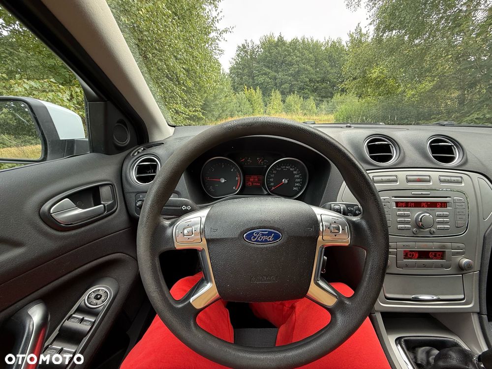 Ford Mondeo 1.8 TDCi Silver X - 27
