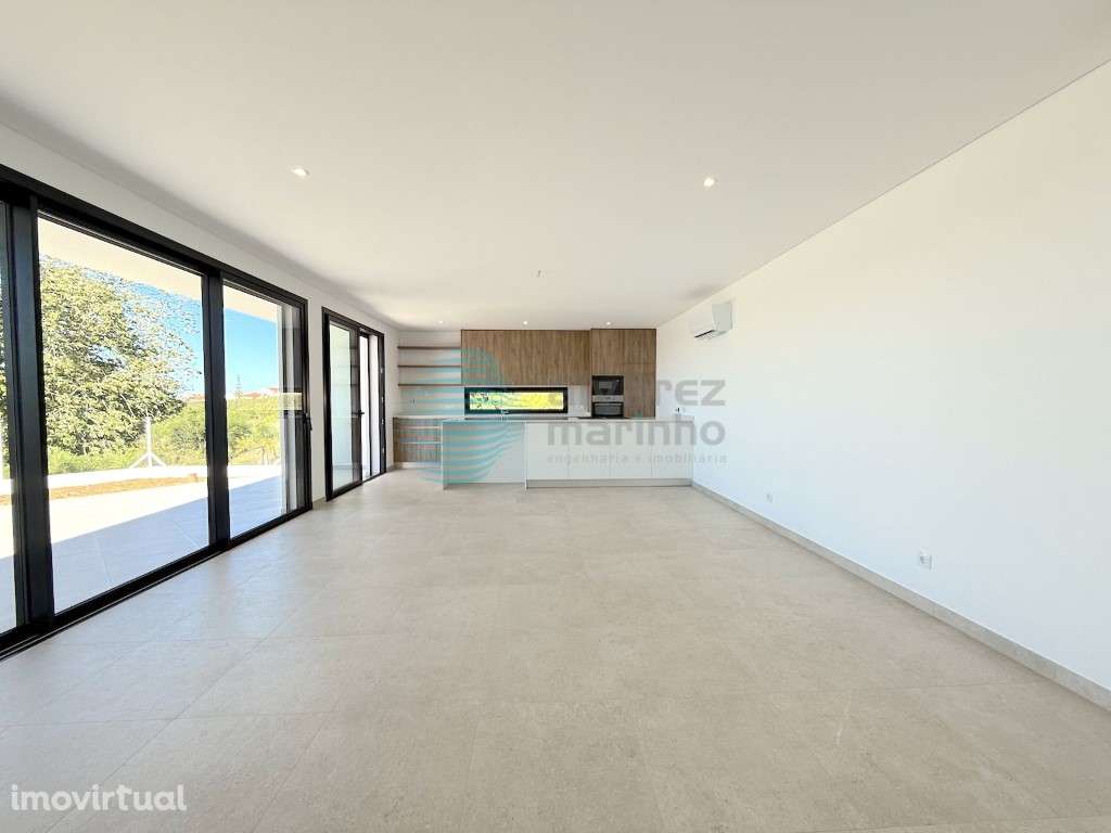 Moradia V3 com excelente vista, situada nas Caldas da Rainha - Grande imagem: 3/49