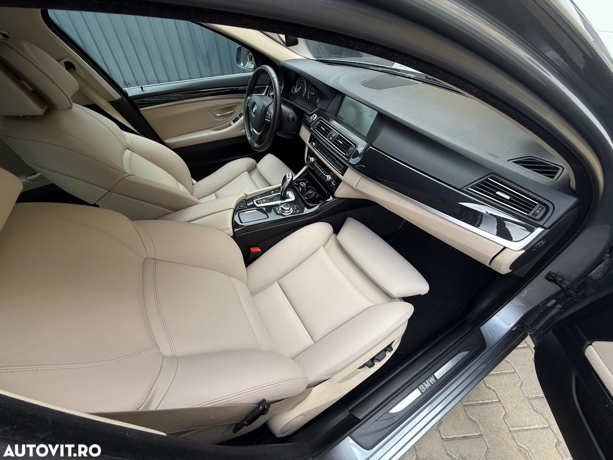 BMW Seria 5 525d Touring Aut. - 8